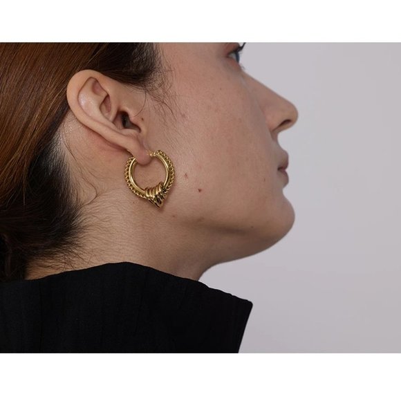 NEW 18K Gold Plated Braided Hoops Earrings - Picture 2 of 8